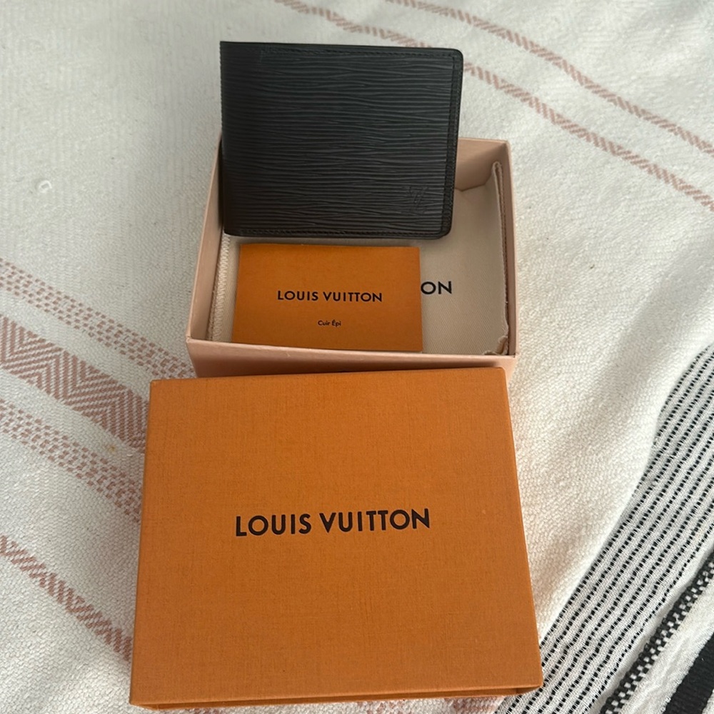 Louis Vuitton wallet black